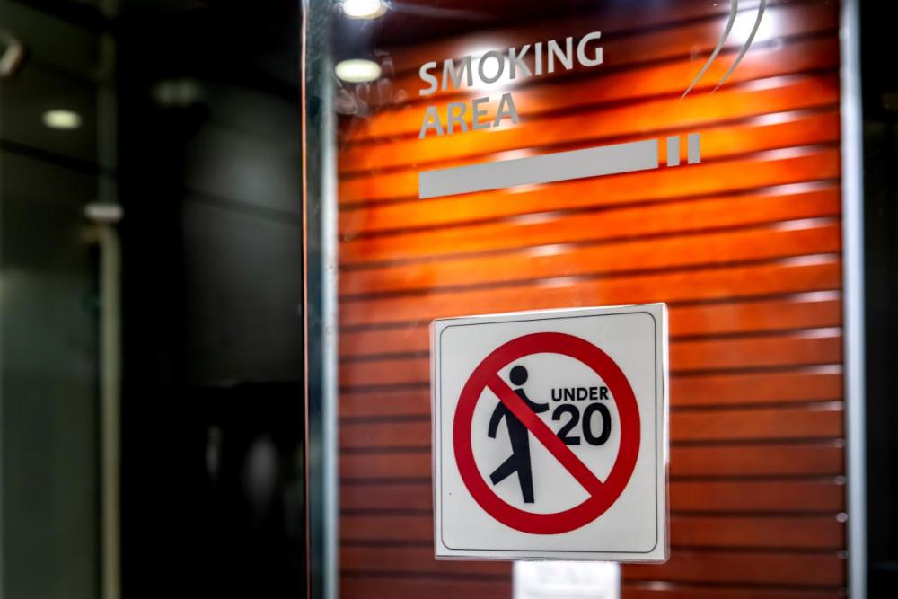 喫煙ブース（1階）