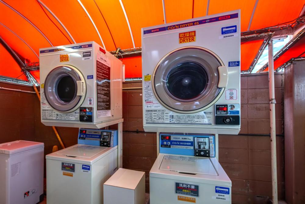 コインランドリー（1階裏口外）